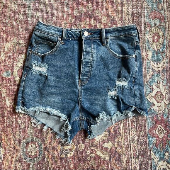 We The Free size 29 CRVY Denim Distressed Women Shorts - Picture 1 of 11